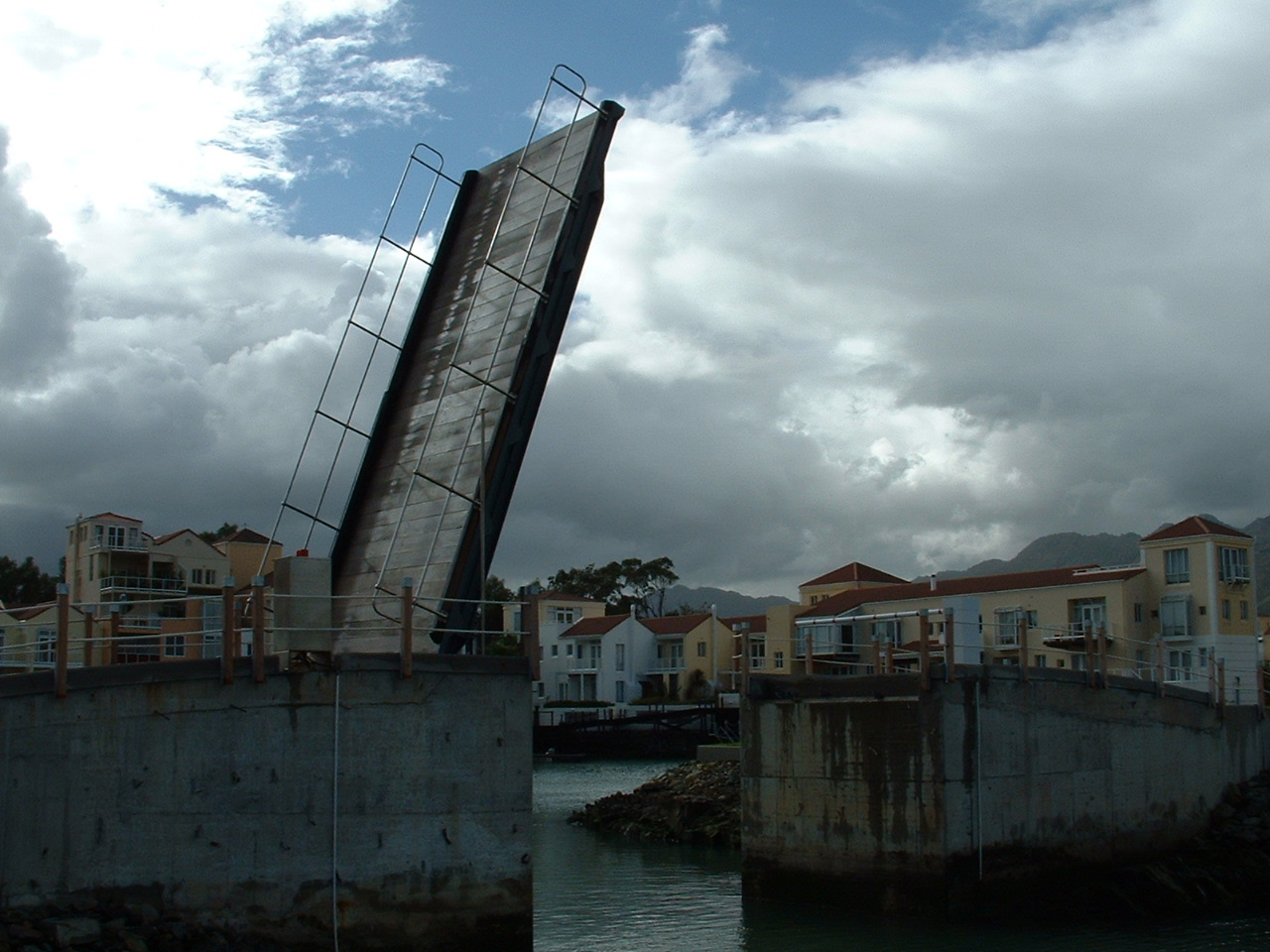 Hydraulic Lift Draw Road Bridge